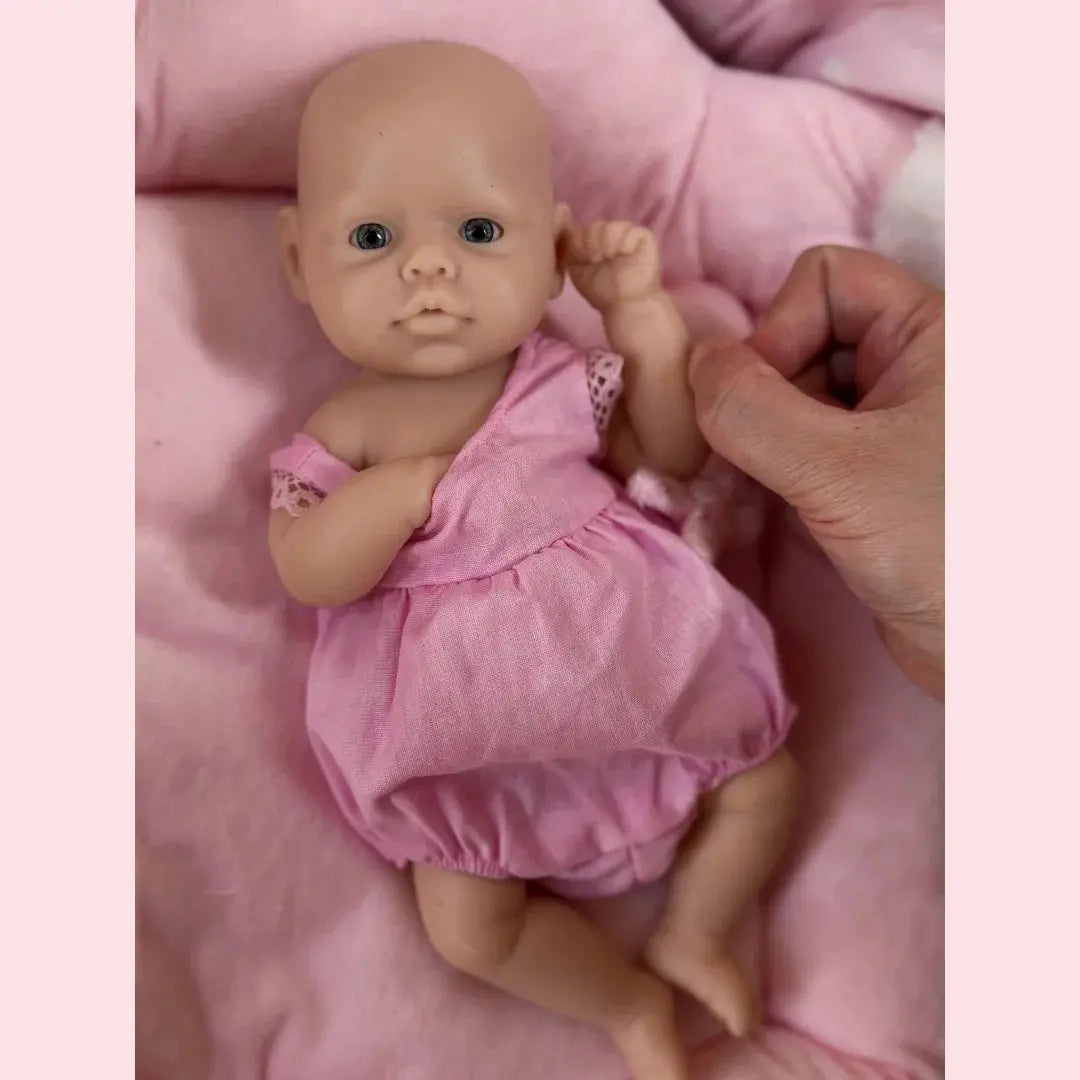 10Inch /2 Styles Washable Unpainted Open Eyes Solid Silicone Girls Doll Soft Touch Feeling Lifelike Realistic Bebe Reborn lifelikesiliconereborns.com