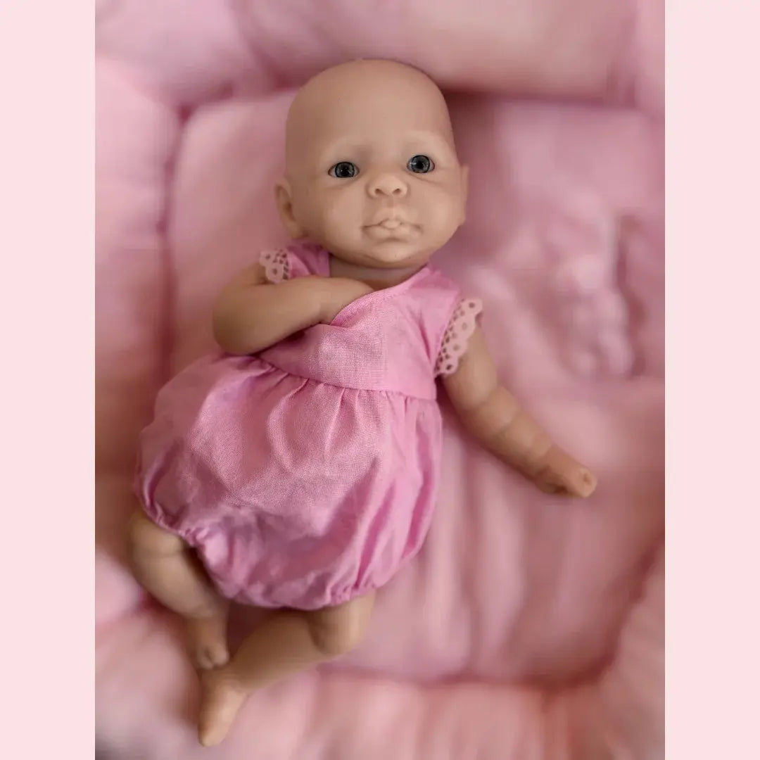 10Inch /2 Styles Washable Unpainted Open Eyes Solid Silicone Girls Doll Soft Touch Feeling Lifelike Realistic Bebe Reborn lifelikesiliconereborns.com