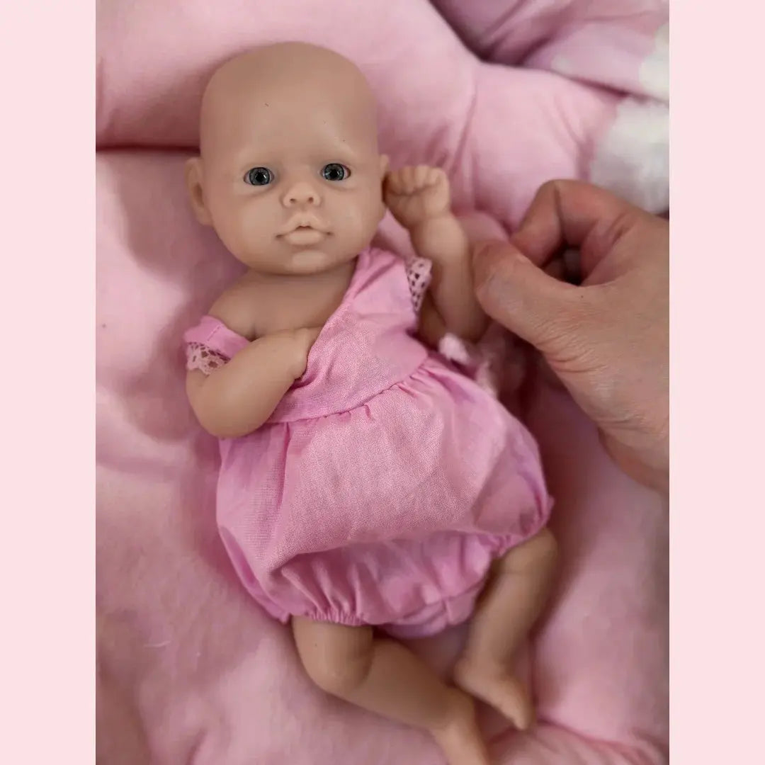 10Inch /2 Styles Washable Unpainted Open Eyes Solid Silicone Girls Doll Soft Touch Feeling Lifelike Realistic Bebe Reborn lifelikesiliconereborns.com