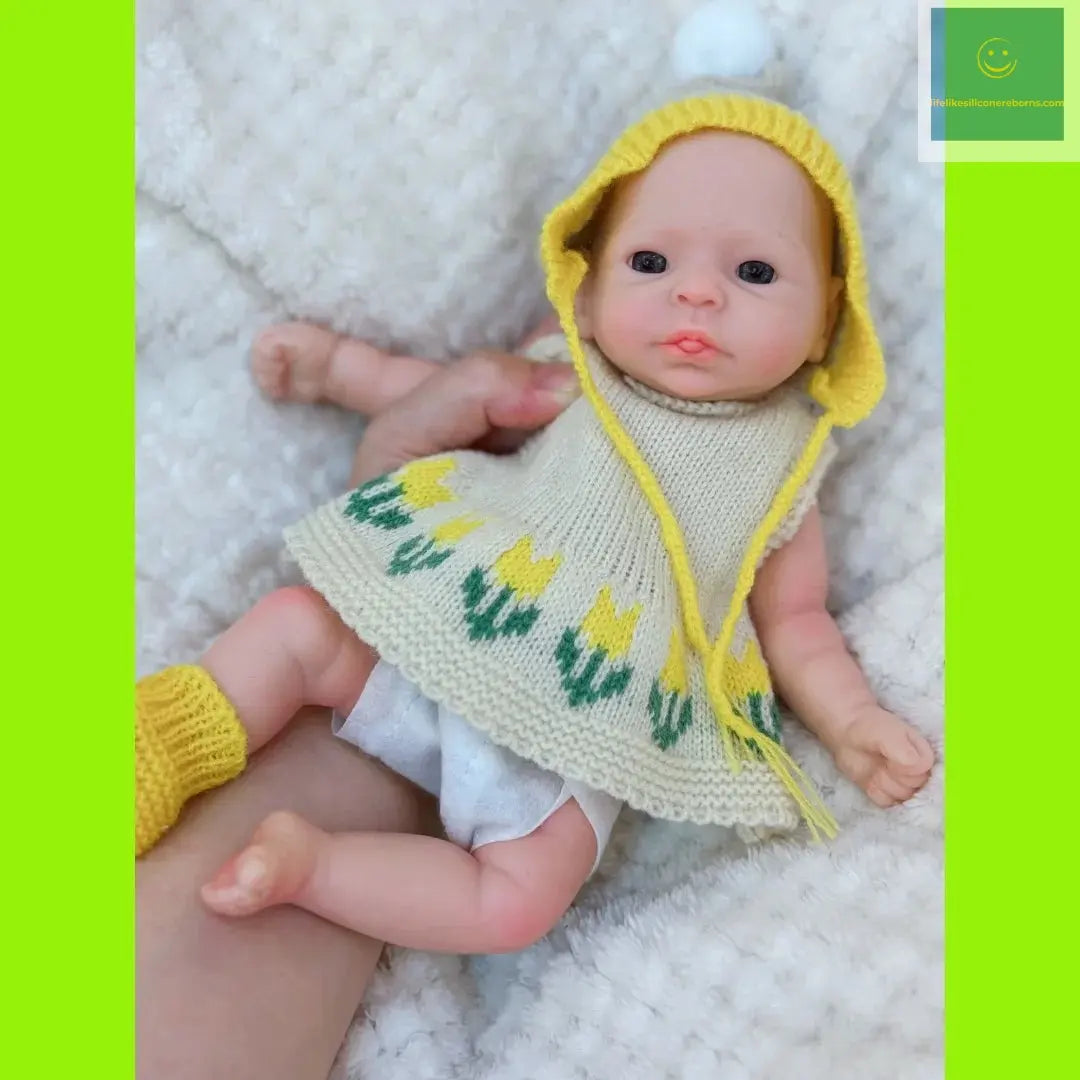 10Inch Open Eyes bebe reborn de silicona Girl Doll With Painted Skin Washable Doll Handmade Soft Touch Newborn Silicone Doll lifelikesiliconereborns.com