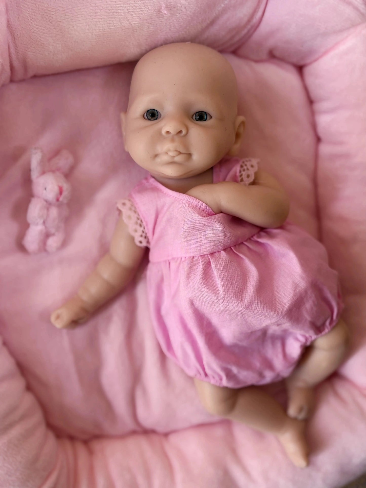 10Inch Open Eyes bebe reborn de silicona Girl Doll With Painted Skin Washable Doll Handmade Soft Touch Newborn Silicone Doll lifelikesiliconereborns.com