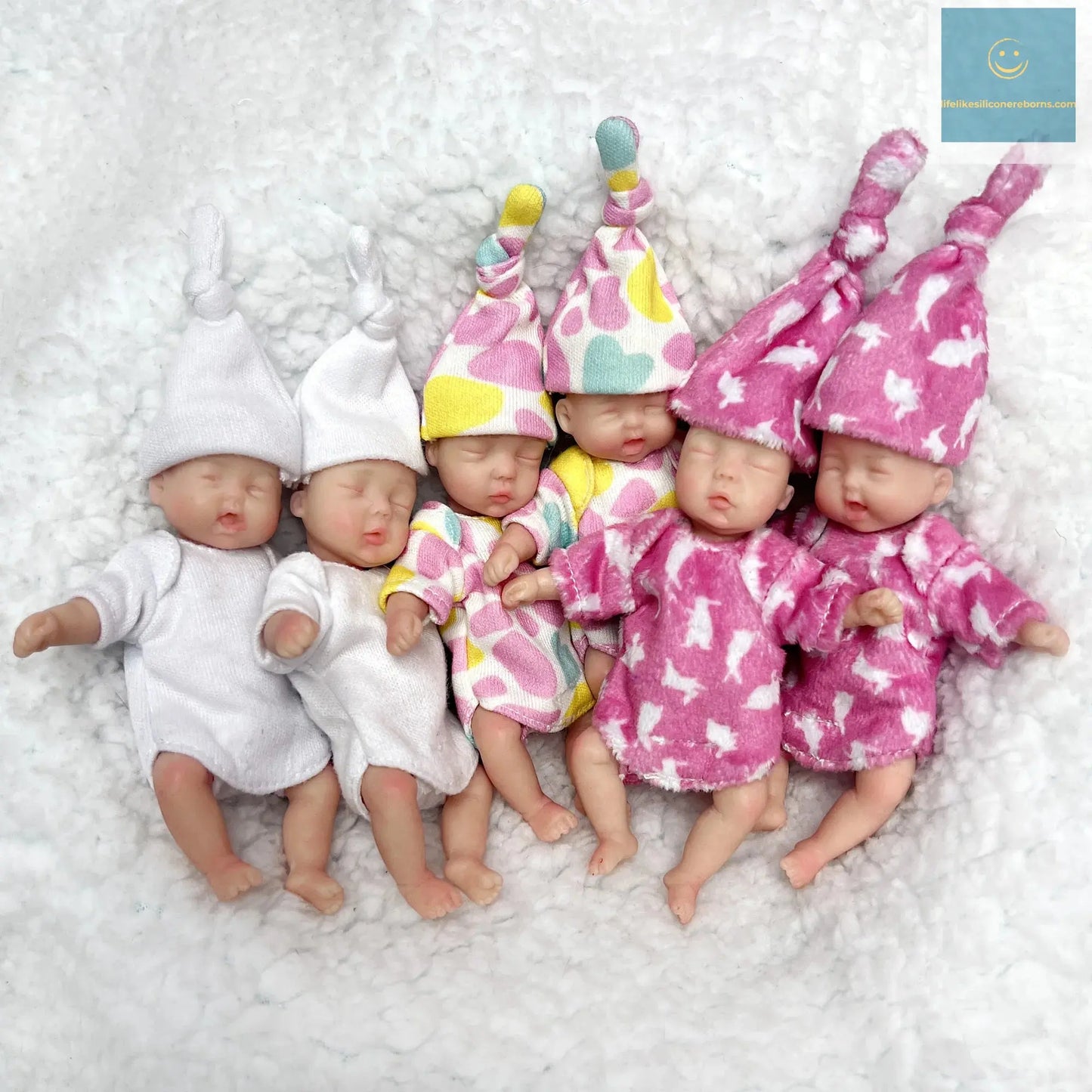 11CM Painted Mini Silicone Palm Girl With 2 Set of Outfits Cute Handmade Full Body Solid Reborn Baby Doll Toys реборн мальчик - lifelikesiliconereborns.com