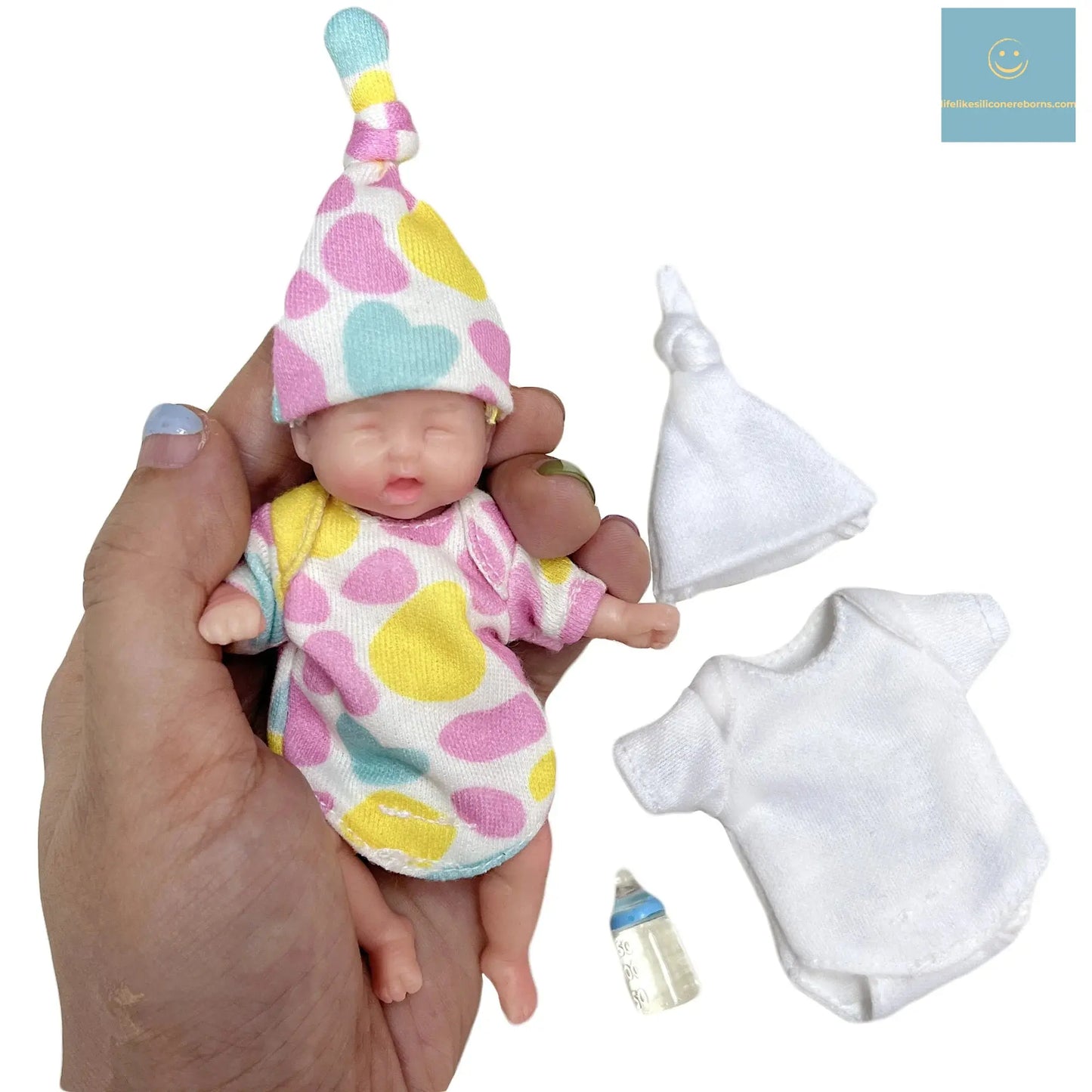 11CM Painted Mini Silicone Palm Girl With 2 Set of Outfits Cute Handmade Full Body Solid Reborn Baby Doll Toys реборн мальчик - lifelikesiliconereborns.com