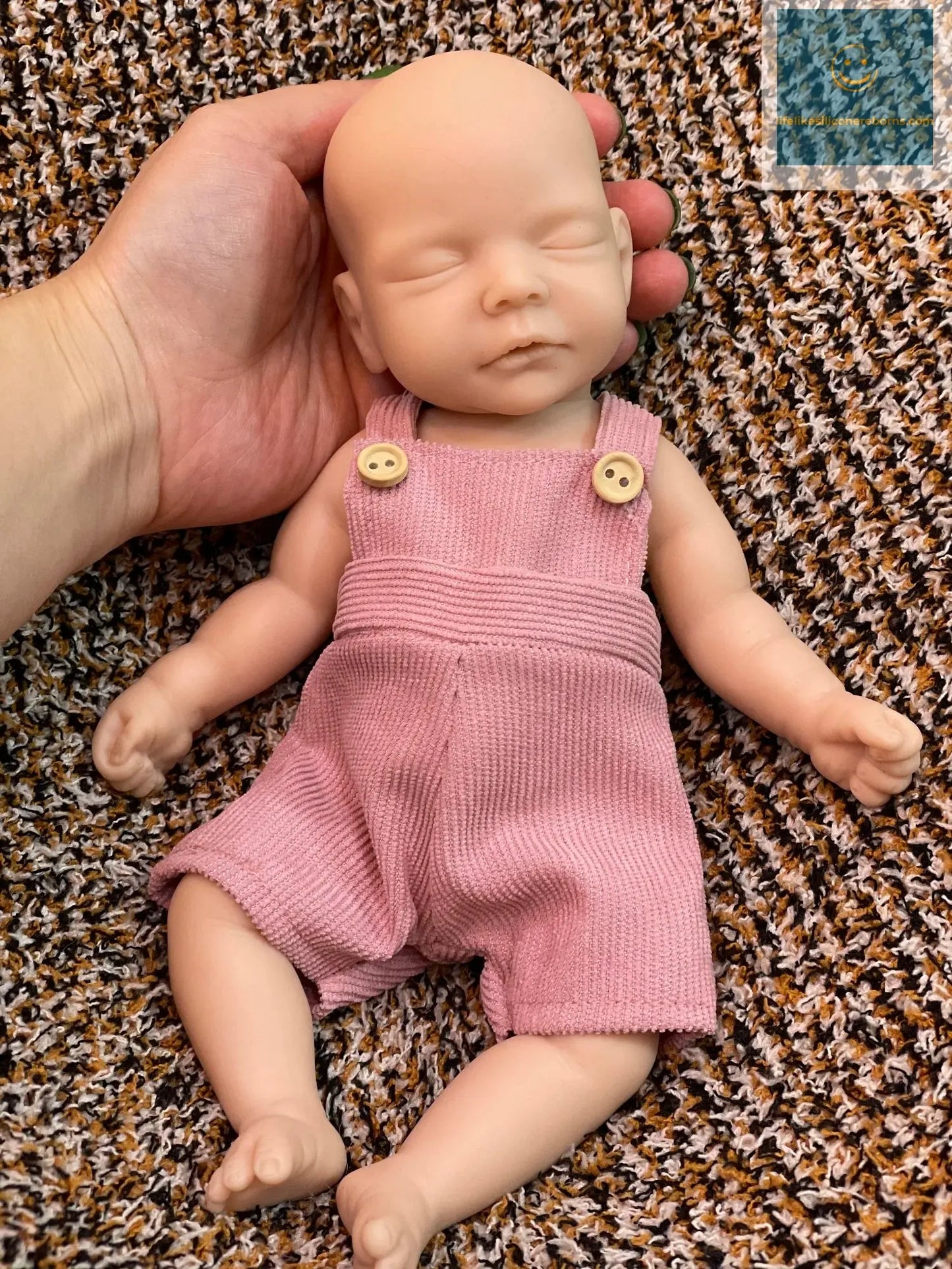 26cm Unpainted Close Eyes Full Body Solid Silicone Reborn Baby Girl Handmade Lifelike Real Bebe Reborn Corpo De Silicone Doll lifelikesiliconereborns.com