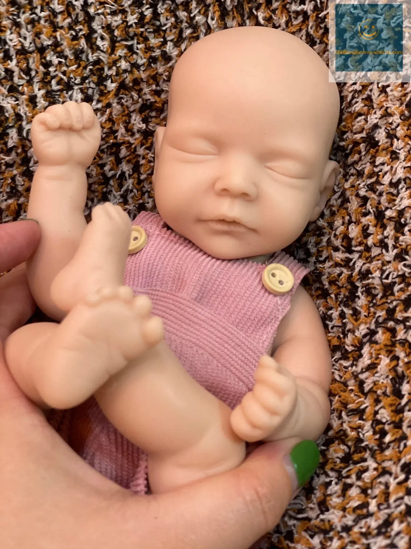 26cm Unpainted Close Eyes Full Body Solid Silicone Reborn Baby Girl Handmade Lifelike Real Bebe Reborn Corpo De Silicone Doll lifelikesiliconereborns.com