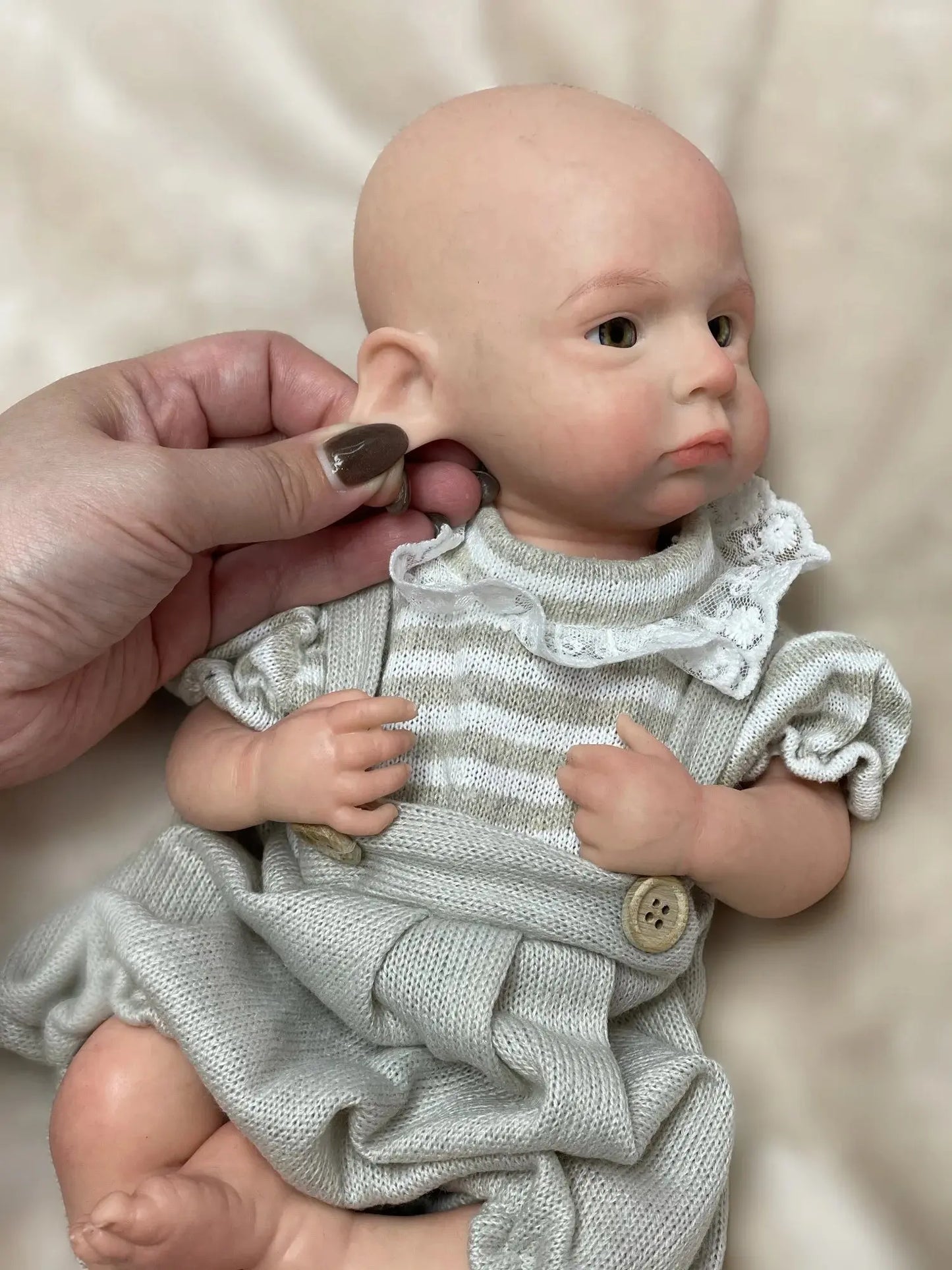 33cm Painted Cameron Solid Silicone Bebe Reborn Girl With Outfits Washable Lifelike Reborn Baby Girl Handmade Newborn Dolls Gift lifelikesiliconereborns.com