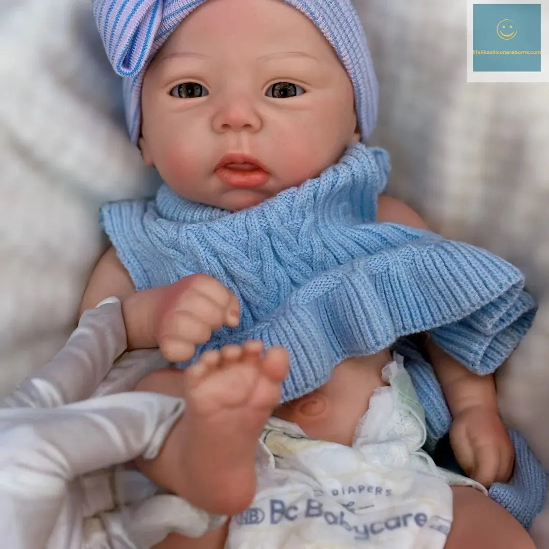 45cm Can Open Mouth & Washable Silicone Bebe Reborn Girl With Painted Skin Soft Touch Feeling Lifelike bebe reborn de silicona lifelikesiliconereborns.com