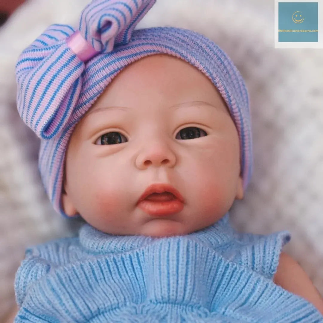 45cm Can Open Mouth & Washable Silicone Bebe Reborn Girl With Painted Skin Soft Touch Feeling Lifelike bebe reborn de silicona lifelikesiliconereborns.com