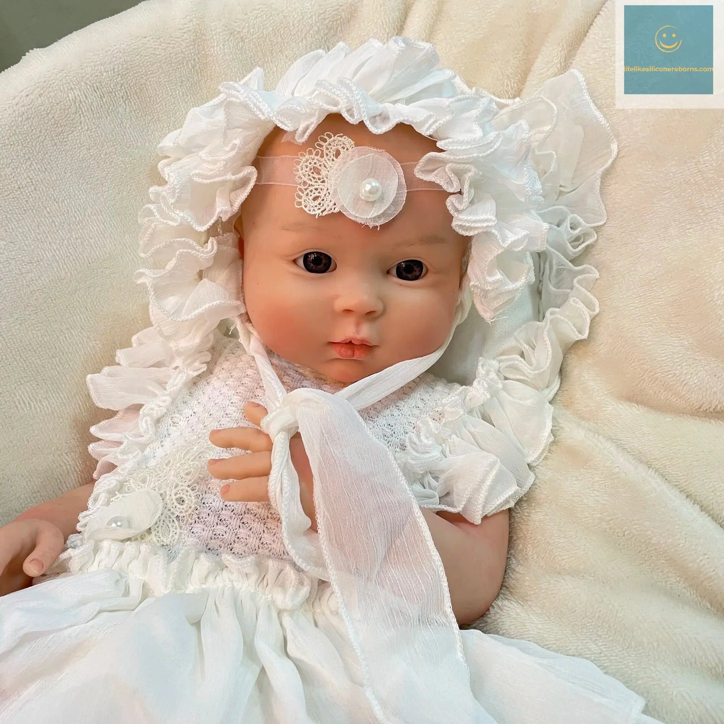 45cm Full Body Solid Silicone Bebe Reborn Girl 3D Painted Skin Handmade Lifelike Real Corpo De Silicone Doll lifelikesiliconereborns.com