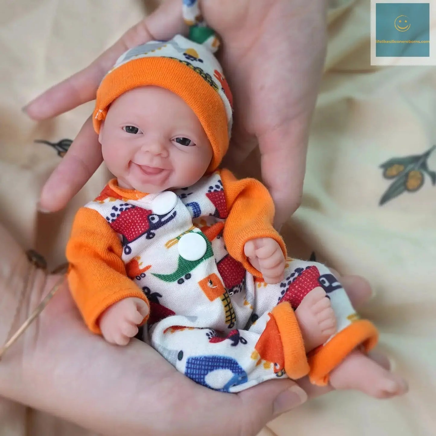 Reborn Silicone Baby Doll 7 Inch Mini Realistic Newborn Baby Dolls Full Body with Feeding Accessories for kids Christmas Gift lifelikesiliconereborns.com