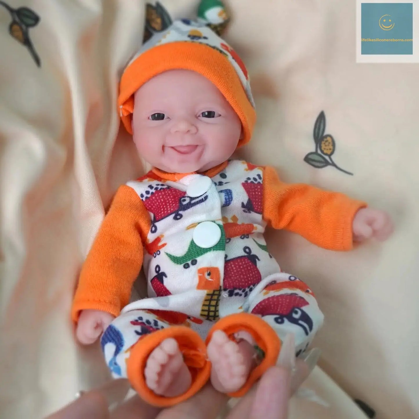 Reborn Silicone Baby Doll 7 Inch Mini Realistic Newborn Baby Dolls Full Body with Feeding Accessories for kids Christmas Gift lifelikesiliconereborns.com