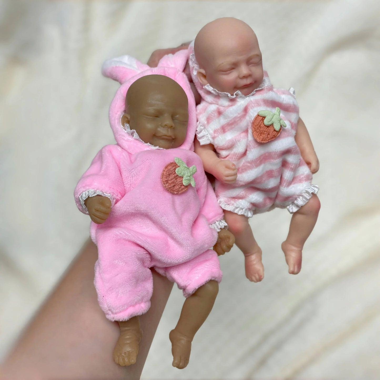 15CM Painted Full Body Solid Silicone Reborn Mini Palm Bebe Dolls Handmade Cute Girl Reborn Silicone Dolls реборн мальчик lifelikesiliconereborns.com