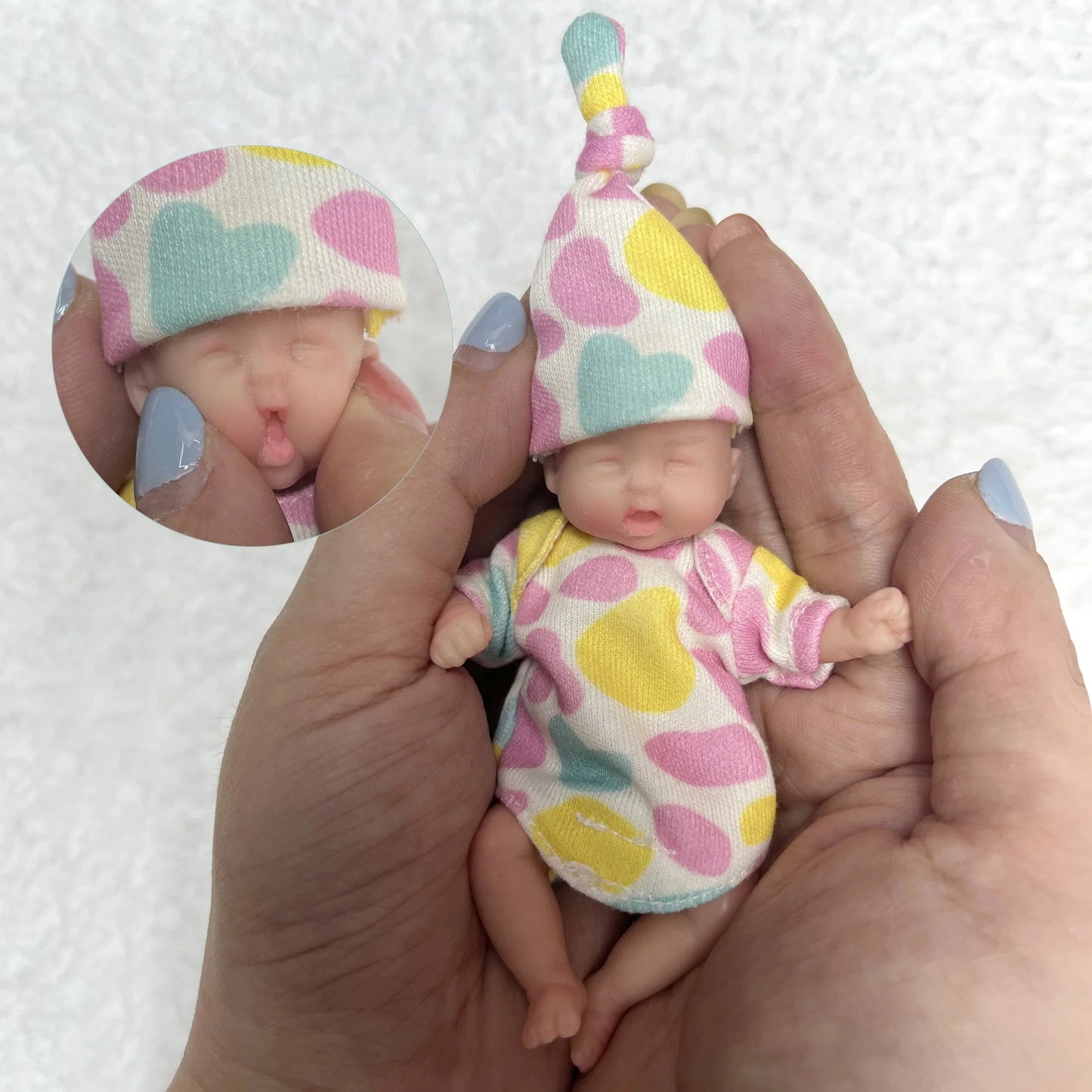 11CM Painted Mini Silicone Palm Girl With 2 Set of Outfits Cute Handmade Full Body Solid Reborn Baby Doll Toys реборн мальчик lifelikesiliconereborns.com