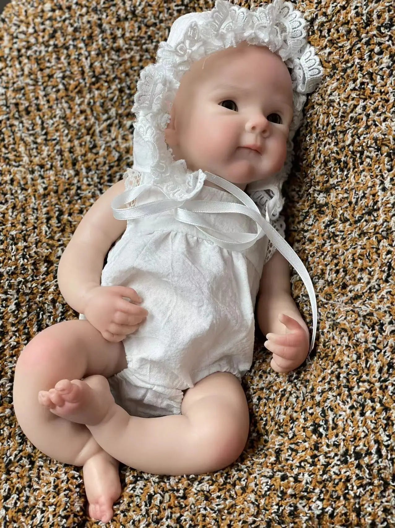 33cm Open Eyes Bettie Solid Silicone Bebe Reborn Girl Paint/Unpaint Soft Toching Feeling Newborn Baby Lifelike reales para niñas lifelikesiliconereborns.com