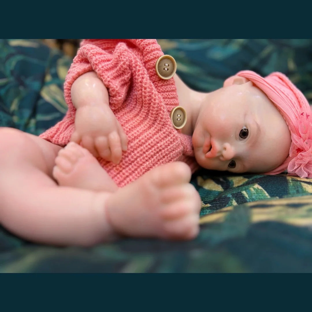 45cm Meadow Can Open Mouth Solid bebe reborn de silicona Girl Doll With 3D Painted Skin Lifelike Real Reborn Baby Doll lifelikesiliconereborns.com