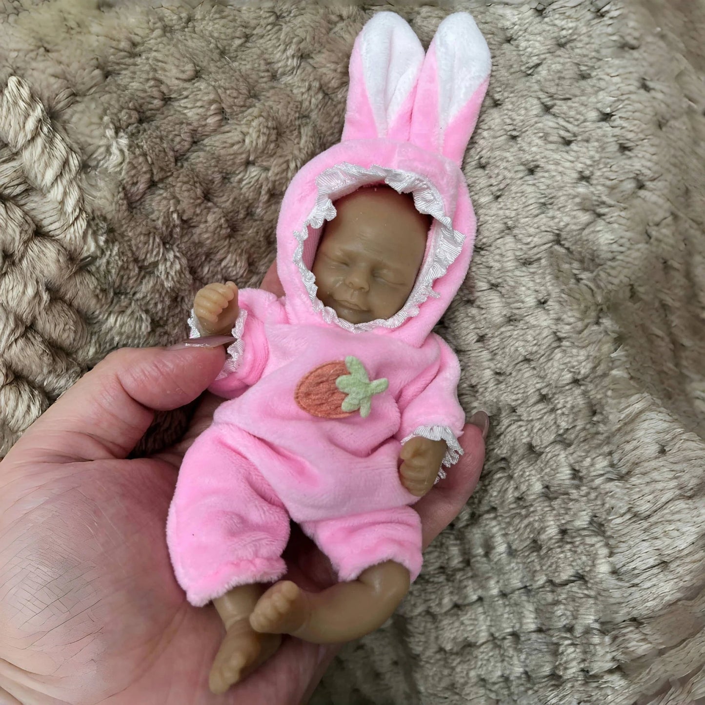 15CM Painted Full Body Solid Silicone Reborn Mini Palm Bebe Dolls Handmade Cute Girl Reborn Silicone Dolls реборн мальчик lifelikesiliconereborns.com