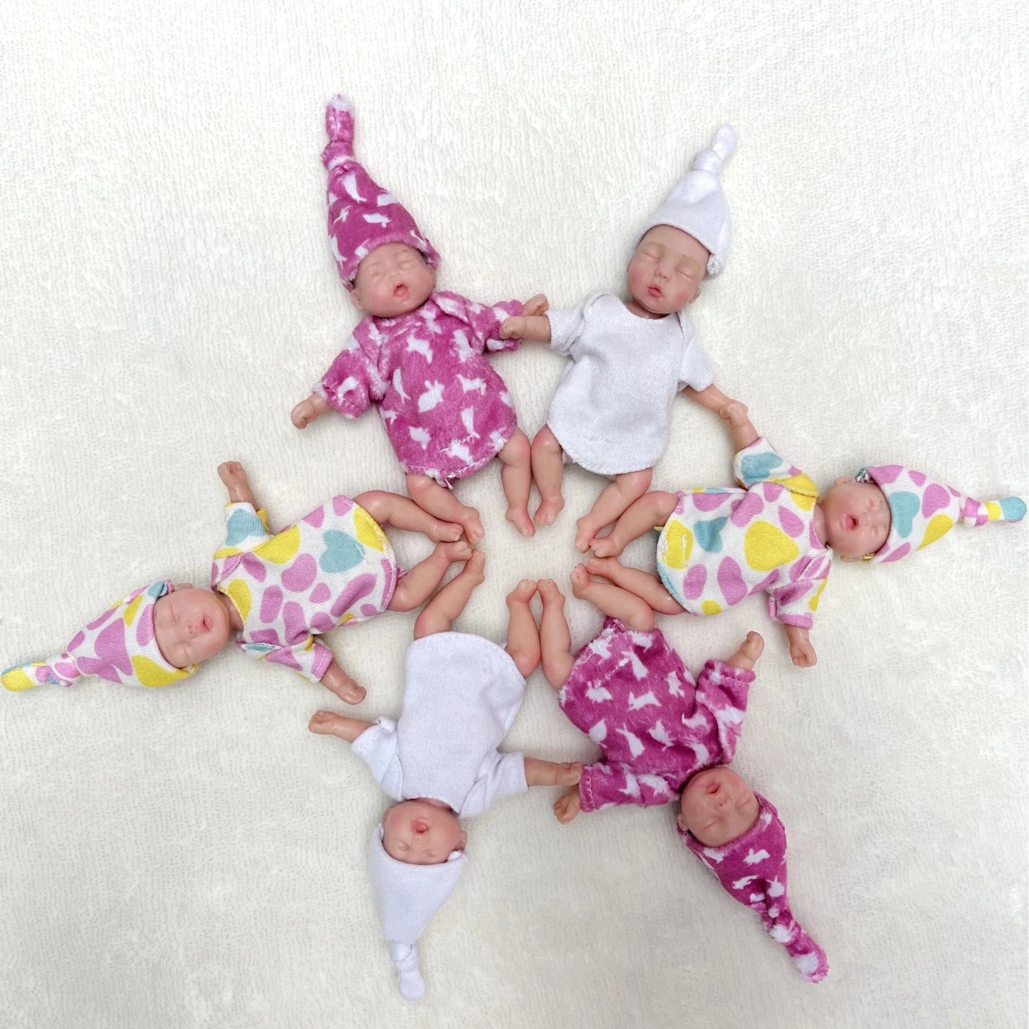 11CM Painted Mini Silicone Palm Girl With 2 Set of Outfits Cute Handmade Full Body Solid Reborn Baby Doll Toys реборн мальчик lifelikesiliconereborns.com