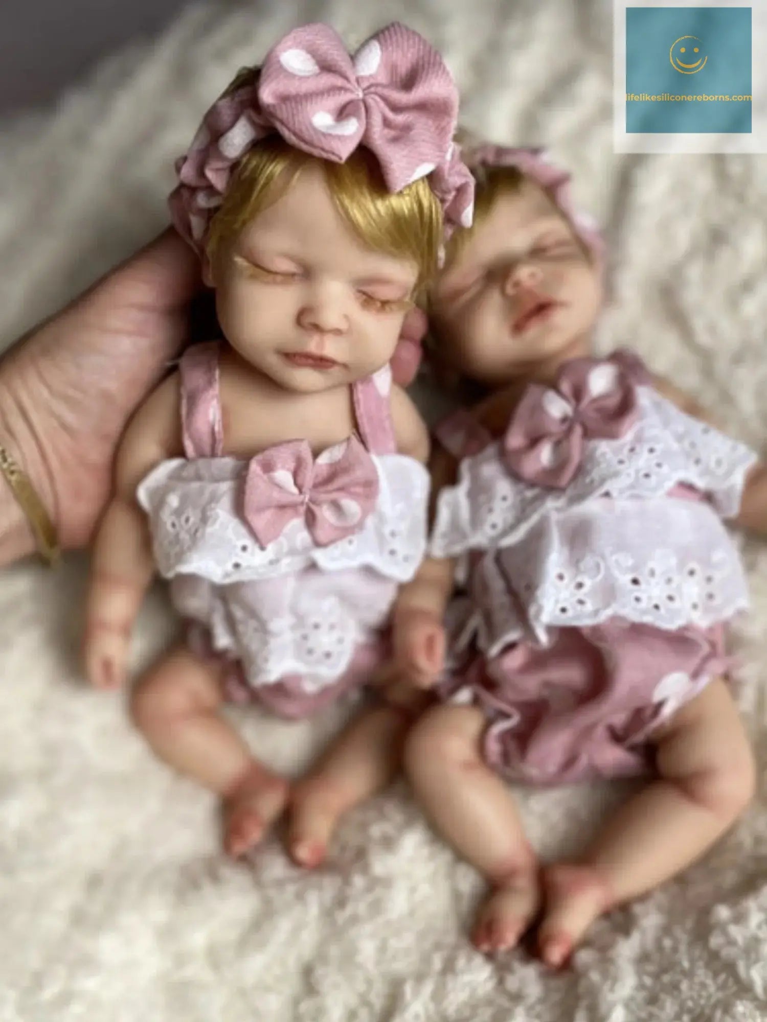 1 PC 10inch Cuddly Full Solid Soft Silicone Reborn Bebe  Doll Waterproof Newborn Baby Girl Lifelike Painted Realistic Doll Toy - lifelikesiliconereborns.com