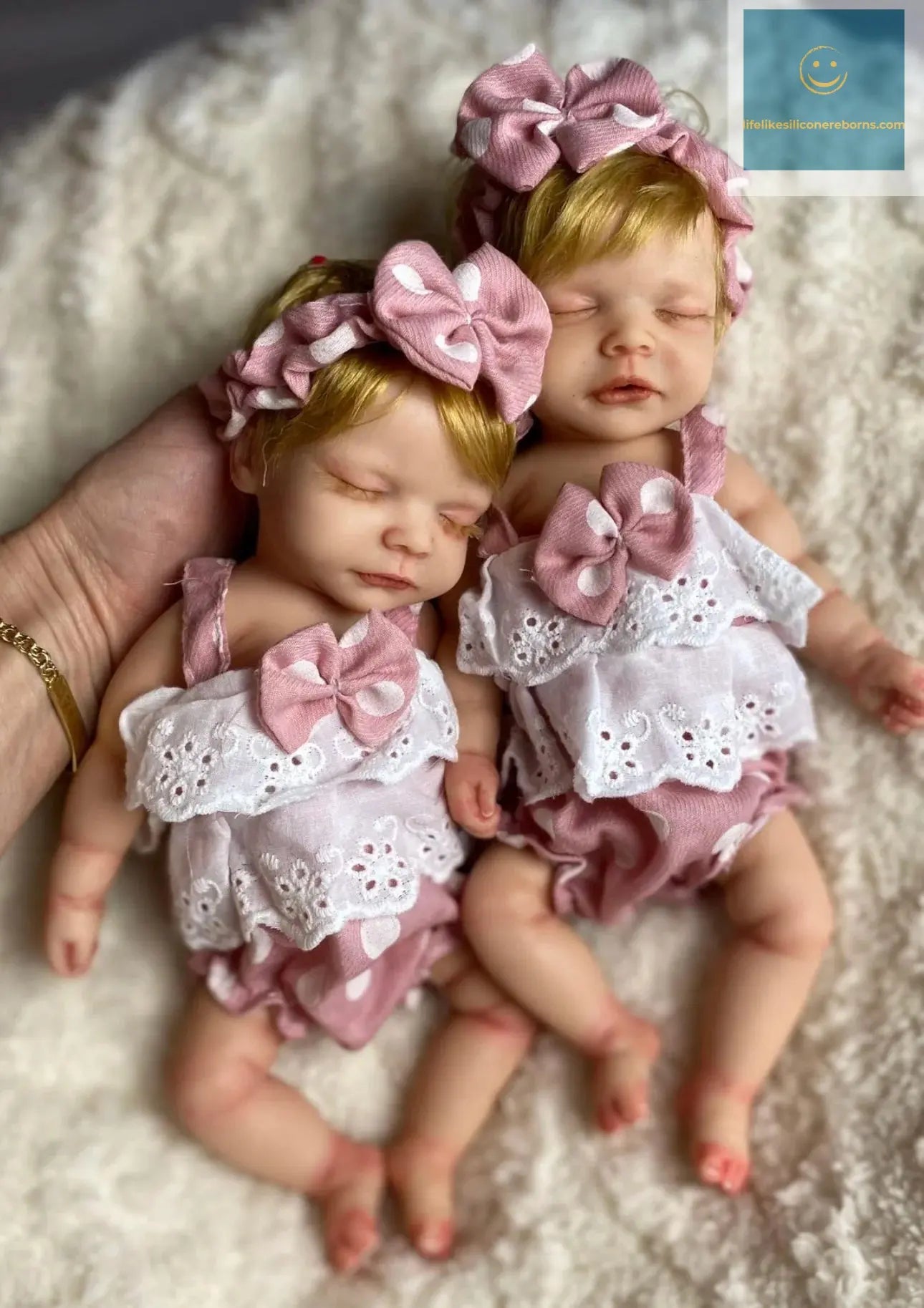1 PC 10inch Cuddly Full Solid Soft Silicone Reborn Bebe  Doll Waterproof Newborn Baby Girl Lifelike Painted Realistic Doll Toy - lifelikesiliconereborns.com
