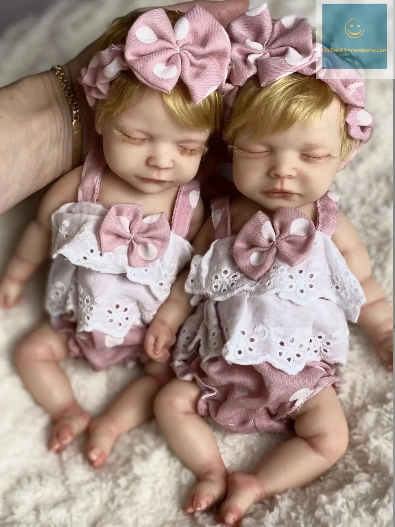 1 PC 10inch Cuddly Full Solid Soft Silicone Reborn Bebe  Doll Waterproof Newborn Baby Girl Lifelike Painted Realistic Doll Toy - lifelikesiliconereborns.com