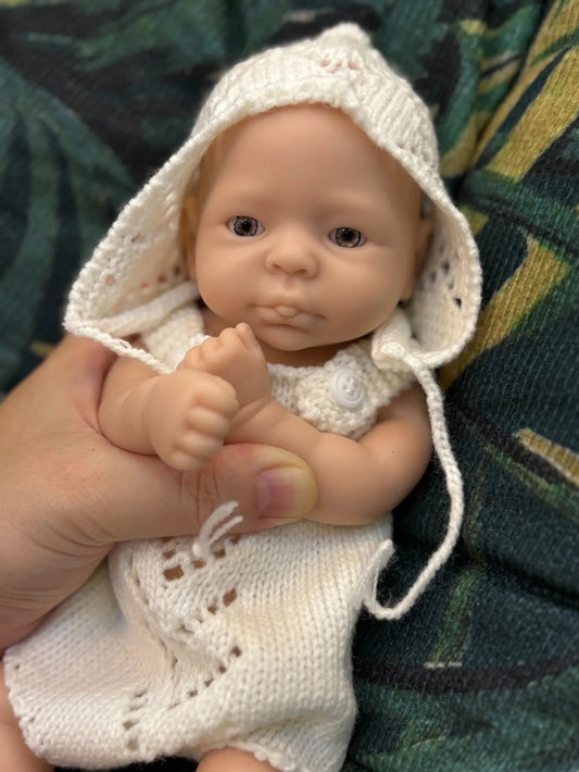 10 Inch Lifelike Full Body Silicone Reborn Baby Girl Handmade Newborn Doll Unpainted Cute Bebe Doll lifelikesiliconereborns.com