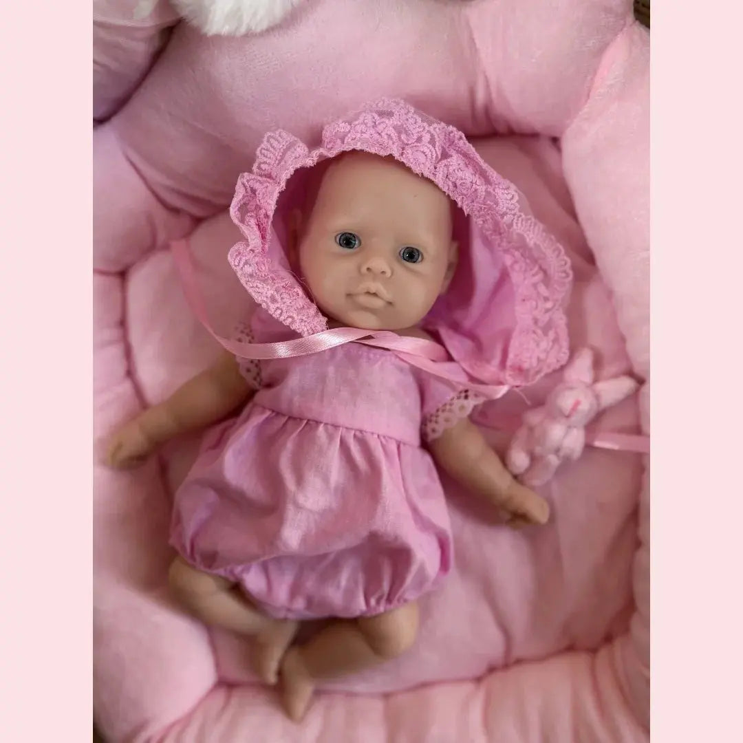 10Inch /2 Styles Washable Unpainted Open Eyes Solid Silicone Girls Doll Soft Touch Feeling Lifelike Realistic Bebe Reborn lifelikesiliconereborns.com