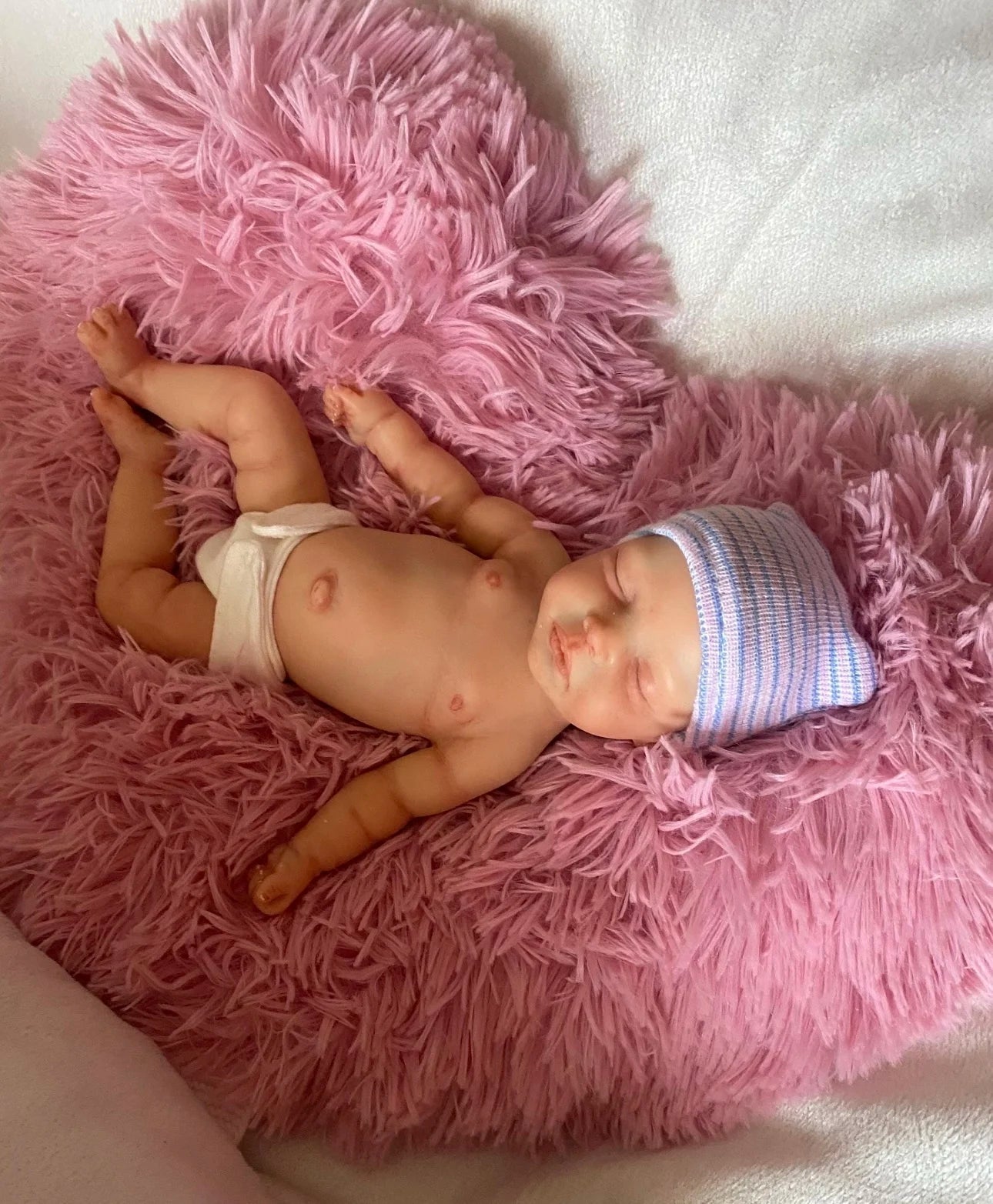10Inch Can Washable Close Eyes Bebe Reborn Girl With Full Body Silicone 3D ainted Skin Newborn Doll reales para niñas lifelikesiliconereborns.com