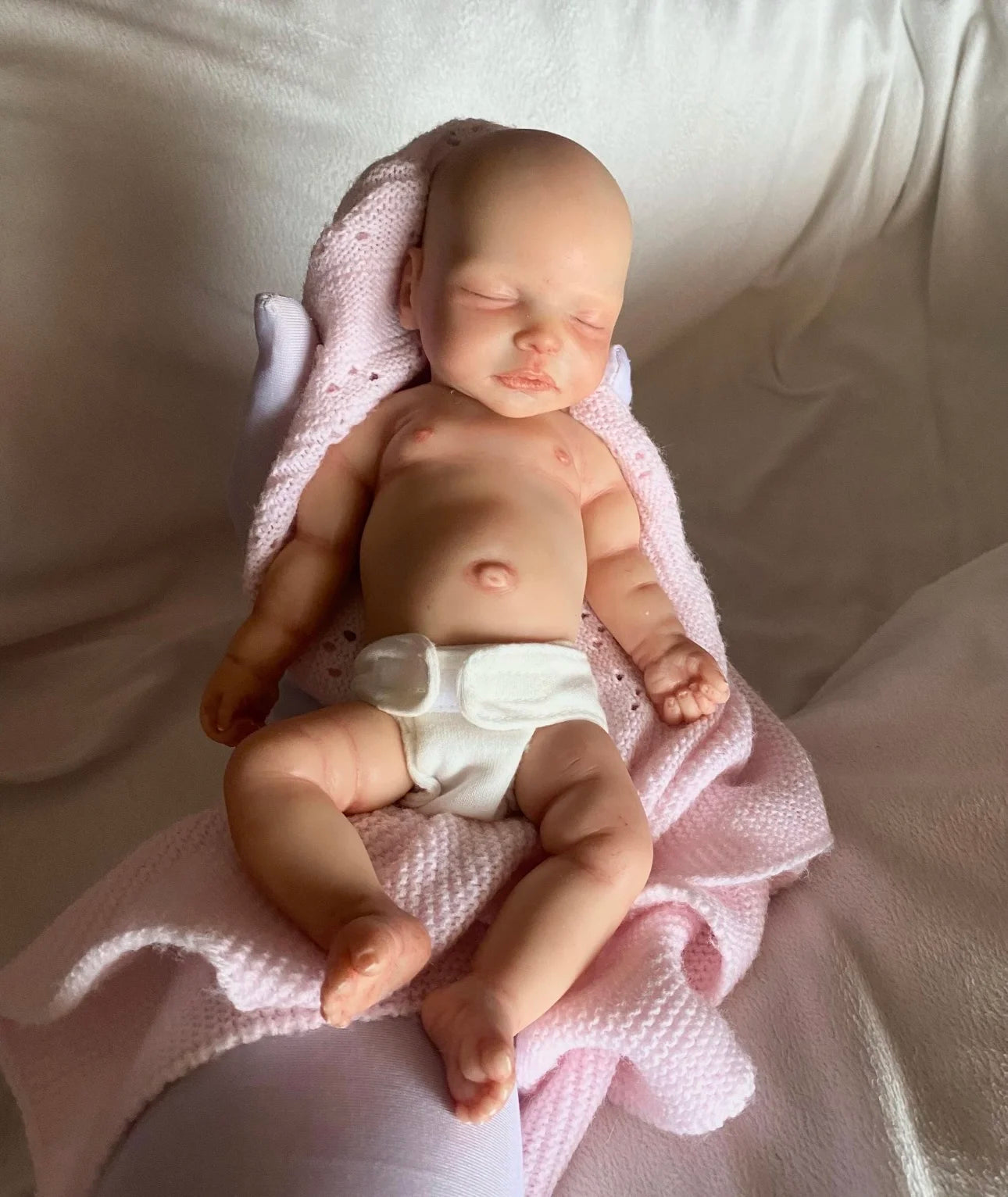 10Inch Can Washable Close Eyes Bebe Reborn Girl With Full Body Silicone 3D ainted Skin Newborn Doll reales para niñas lifelikesiliconereborns.com