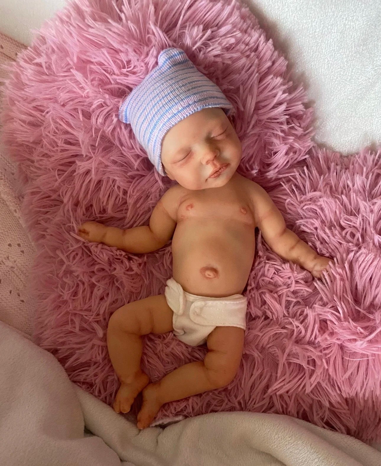 10Inch Can Washable Close Eyes Bebe Reborn Girl With Full Body Silicone 3D ainted Skin Newborn Doll reales para niñas lifelikesiliconereborns.com