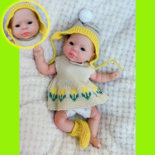 10Inch Open Eyes bebe reborn de silicona Girl Doll With Painted Skin Washable Doll Handmade Soft Touch Newborn Silicone Doll lifelikesiliconereborns.com