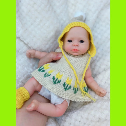 10Inch Open Eyes bebe reborn de silicona Girl Doll With Painted Skin Washable Doll Handmade Soft Touch Newborn Silicone Doll lifelikesiliconereborns.com