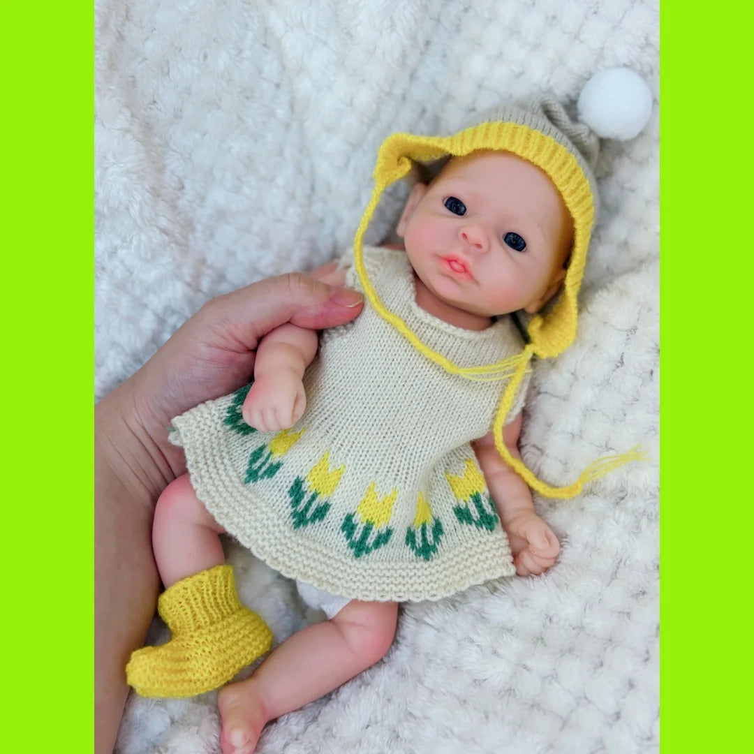 10Inch Open Eyes bebe reborn de silicona Girl Doll With Painted Skin Washable Doll Handmade Soft Touch Newborn Silicone Doll lifelikesiliconereborns.com