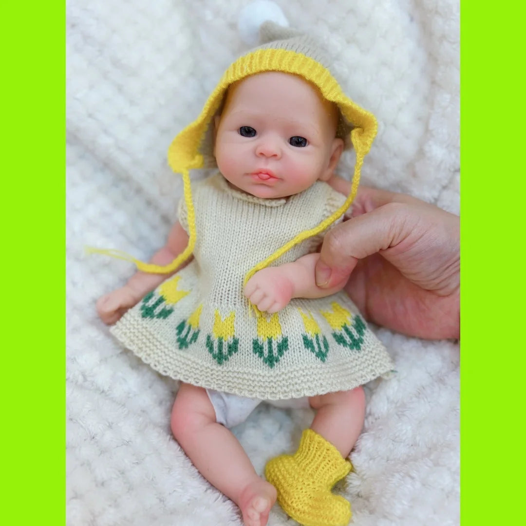 10Inch Open Eyes bebe reborn de silicona Girl Doll With Painted Skin Washable Doll Handmade Soft Touch Newborn Silicone Doll lifelikesiliconereborns.com