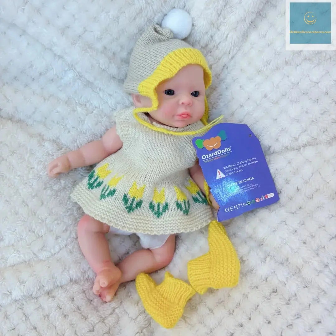10Inch Open Eyes bebe reborn de silicona Girl Doll With Painted Skin Washable Doll Handmade Soft Touch Newborn Silicone Doll - lifelikesiliconereborns.com