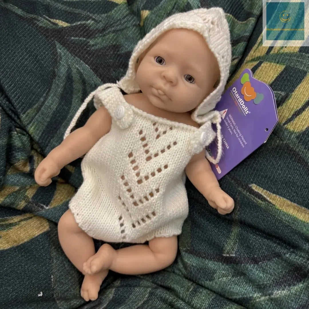 10Inch Open Eyes bebe reborn de silicona Girl Doll With Painted Skin Washable Doll Handmade Soft Touch Newborn Silicone Doll - lifelikesiliconereborns.com