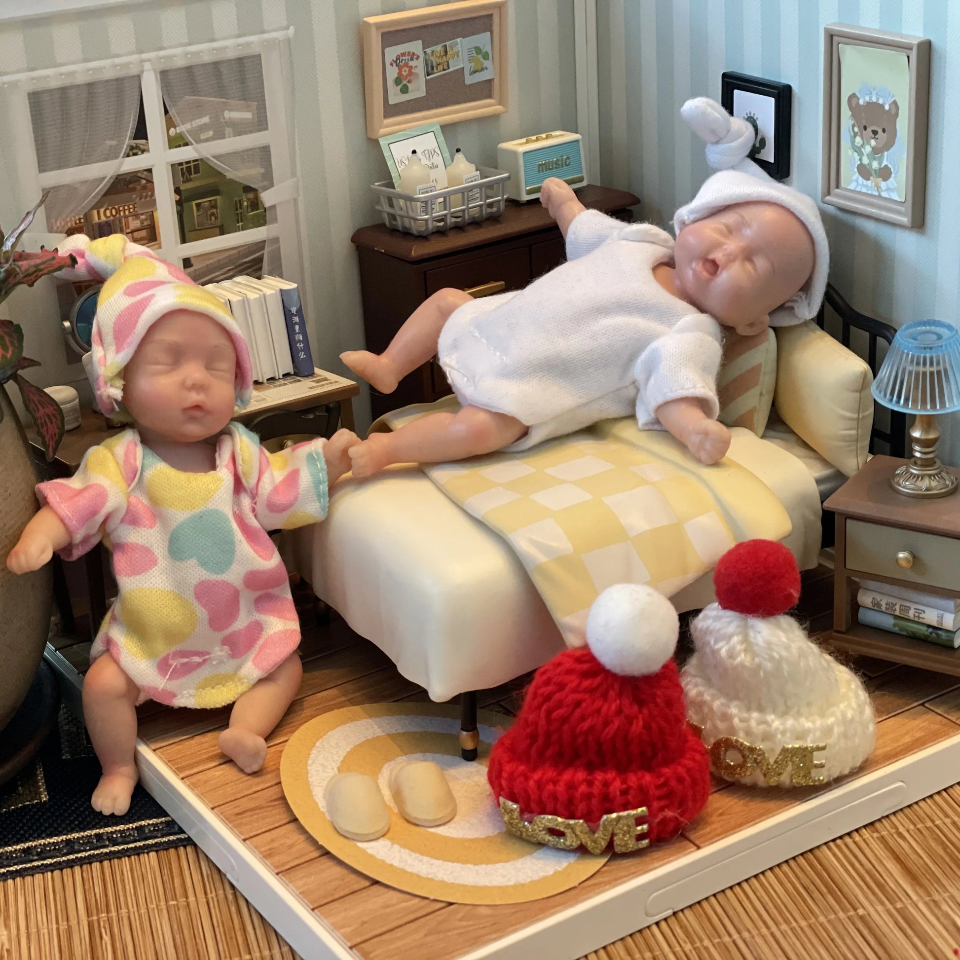 11CM Painted Mini Silicone Palm Girl With 2 Set of Outfits Cute Handmade Full Body Solid Reborn Baby Doll Toys реборн мальчик lifelikesiliconereborns.com