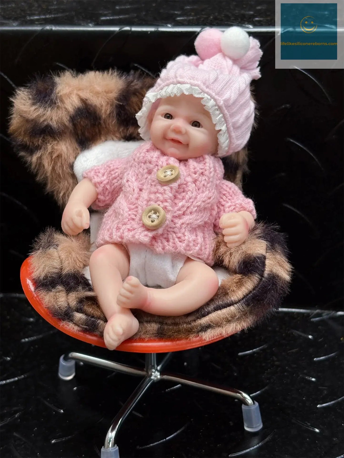 15cm Can Washable Mini Vivienne Solid Silicone Bebe Reborn Girl Doll WIth Painted Skin Soft Touch Lifelike Cute Reborn Dolls lifelikesiliconereborns.com