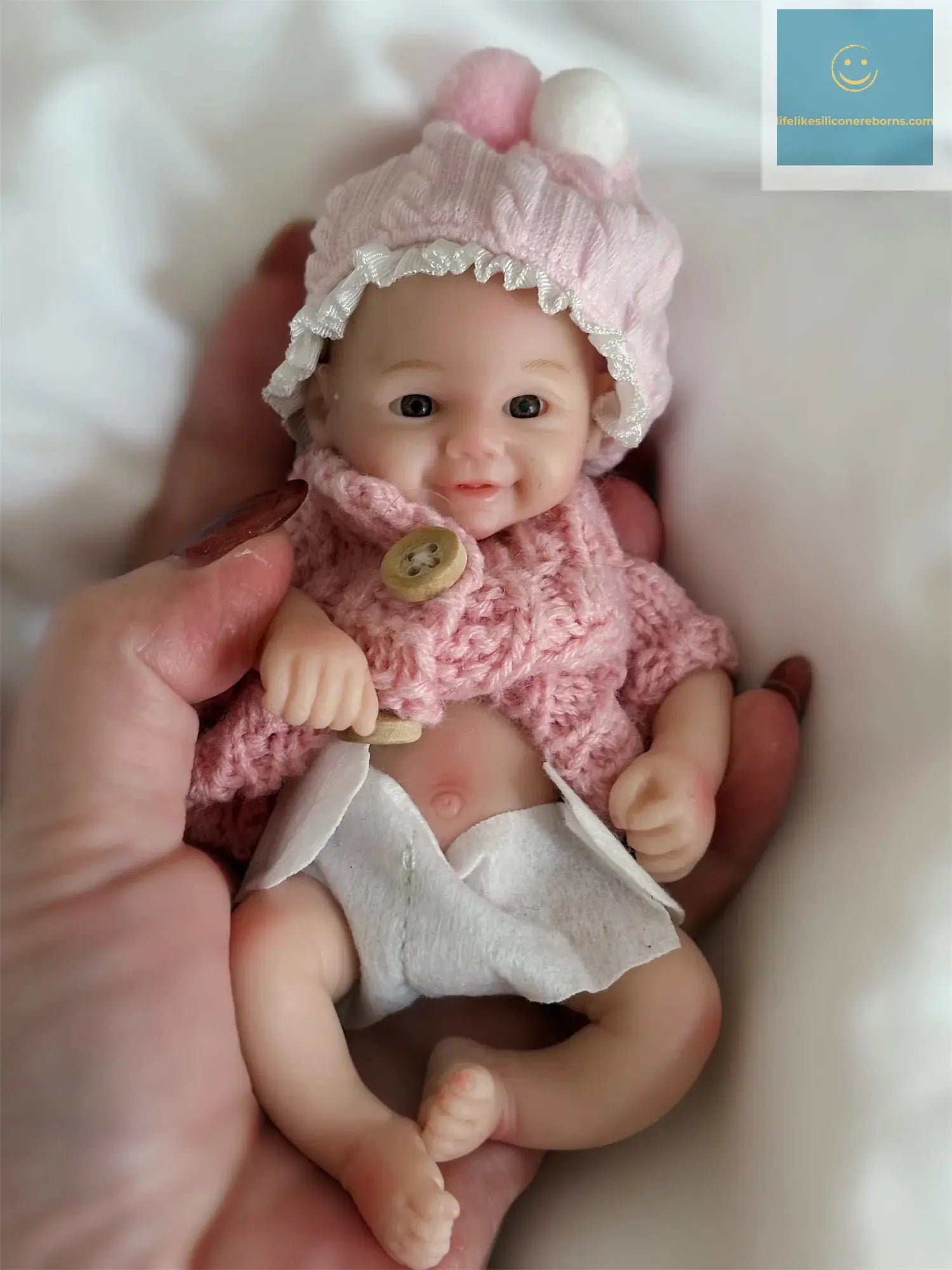 15cm Can Washable Mini Vivienne Solid Silicone Bebe Reborn Girl Doll WIth Painted Skin Soft Touch Lifelike Cute Reborn Dolls lifelikesiliconereborns.com