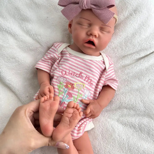 18Inch Realistic Weight Newborn Baby Girl Lifelike Detail Features Silicone Reborn Doll Easy to Clean for Companionship Toy lifelikesiliconereborns.com