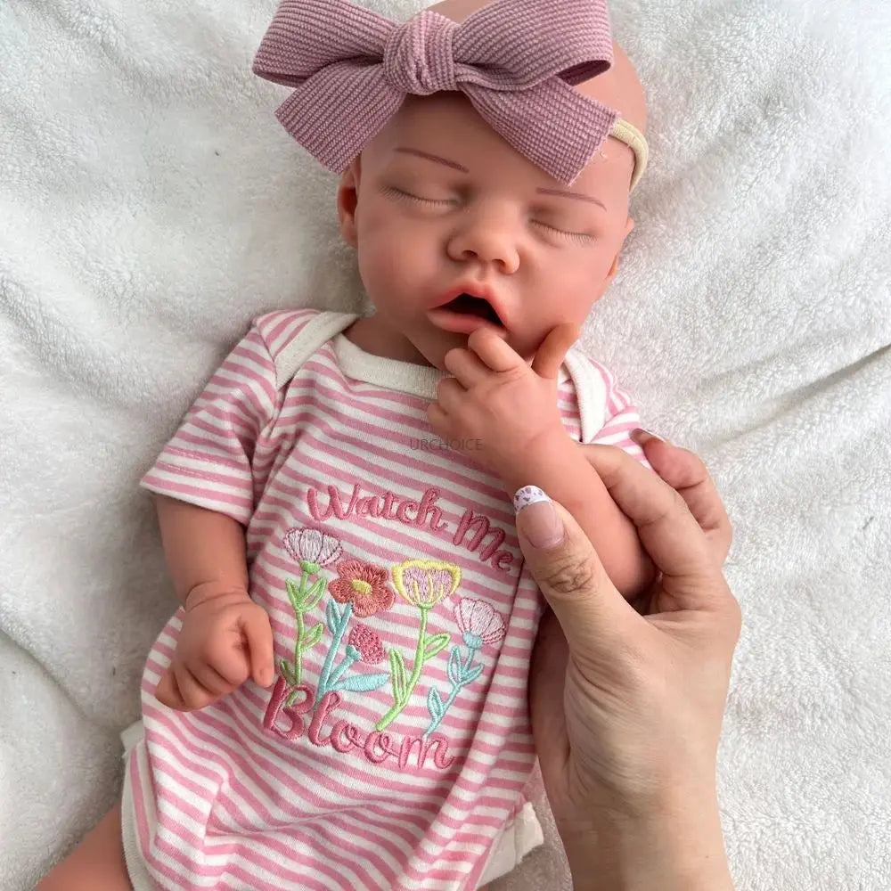 18Inch Realistic Weight Newborn Baby Girl Lifelike Detail Features Silicone Reborn Doll Easy to Clean for Companionship Toy lifelikesiliconereborns.com