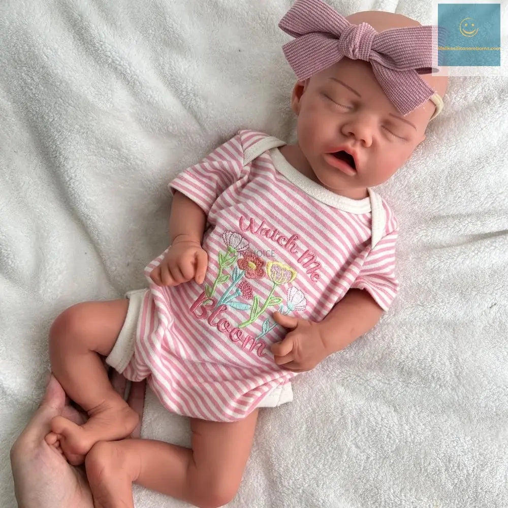 18Inch Realistic Weight Newborn Baby Girl Lifelike Detail Features Silicone Reborn Doll Easy to Clean for Companionship Toy lifelikesiliconereborns.com