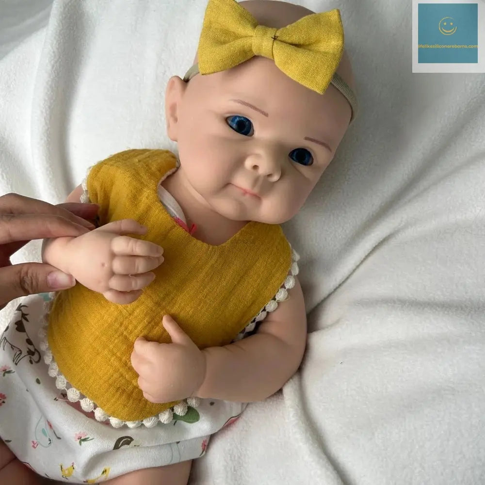 19Inch Realistic Features Soft Silicone Reborn Baby Girl Bettie Weight Lifelike Details Doll for Loneliness Accompany Kids Toy lifelikesiliconereborns.com
