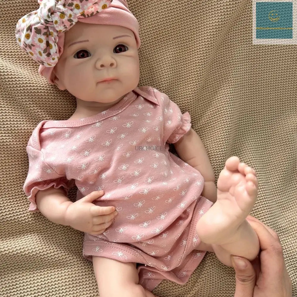 19Inch Realistic Silicone Reborn Baby Girl Bettie Lifelike Skin Poseable Limbs Doll for Doll Enthusiasts Collectibles lifelikesiliconereborns.com