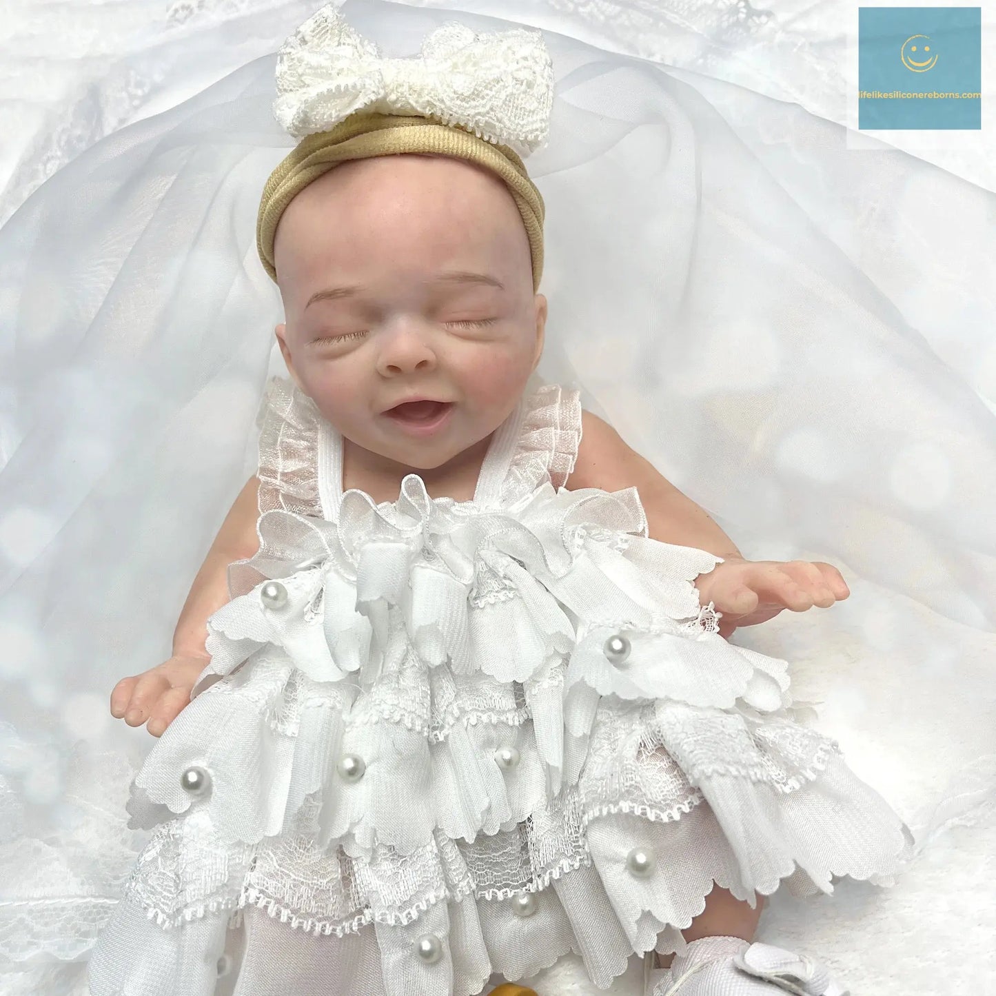 25cm Soft Solid Silicone Salia Bebe Reborn Girl With Princess Outfits Handmade Painted Lifelike Muñecas Reborn Corpo De Silicone lifelikesiliconereborns.com