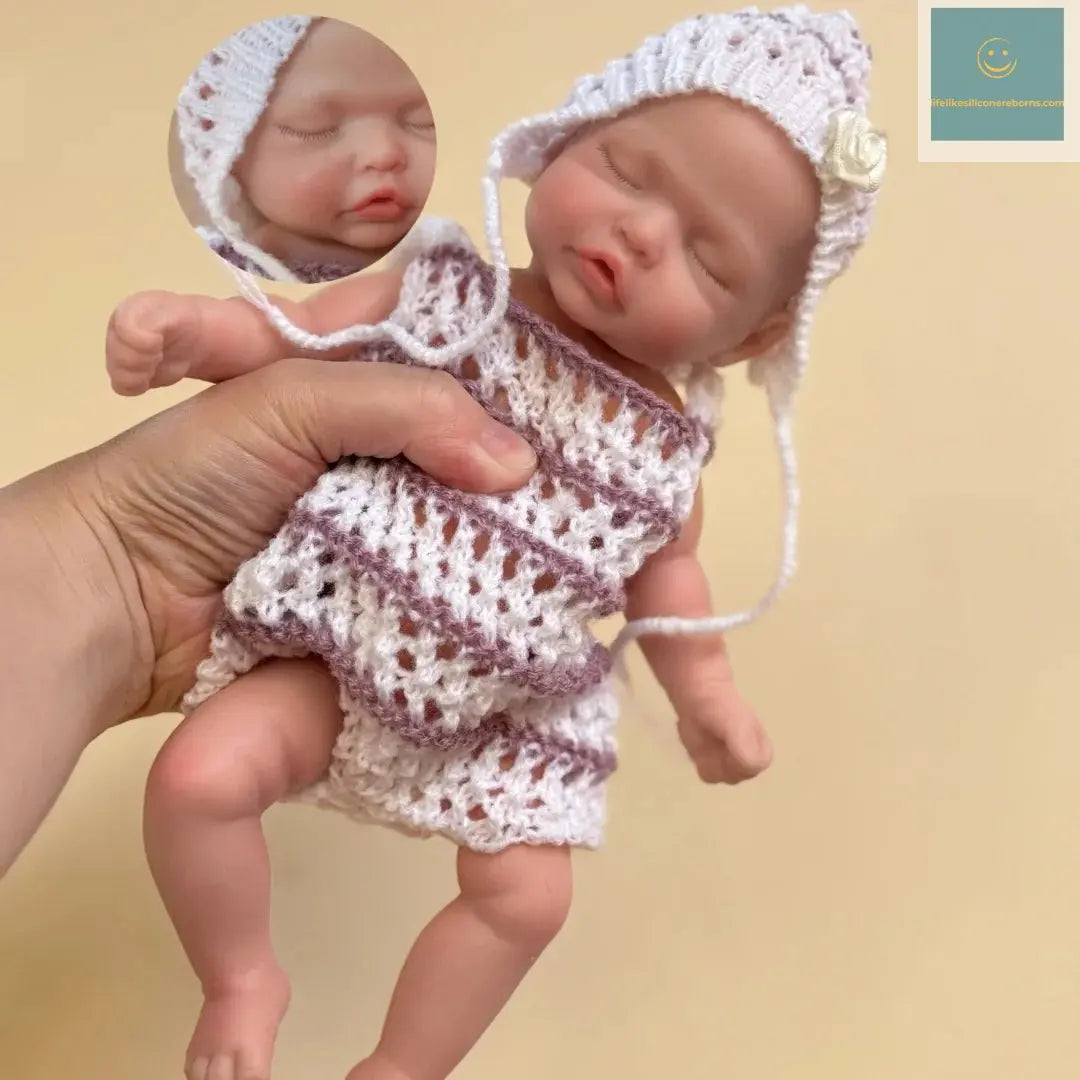 26cm Close Eyes  Washable Full Body muñeca de silicona Girl Doll With Rooted Eyelashes 3D Painted Skin Soft Touch Reborn Doll lifelikesiliconereborns.com