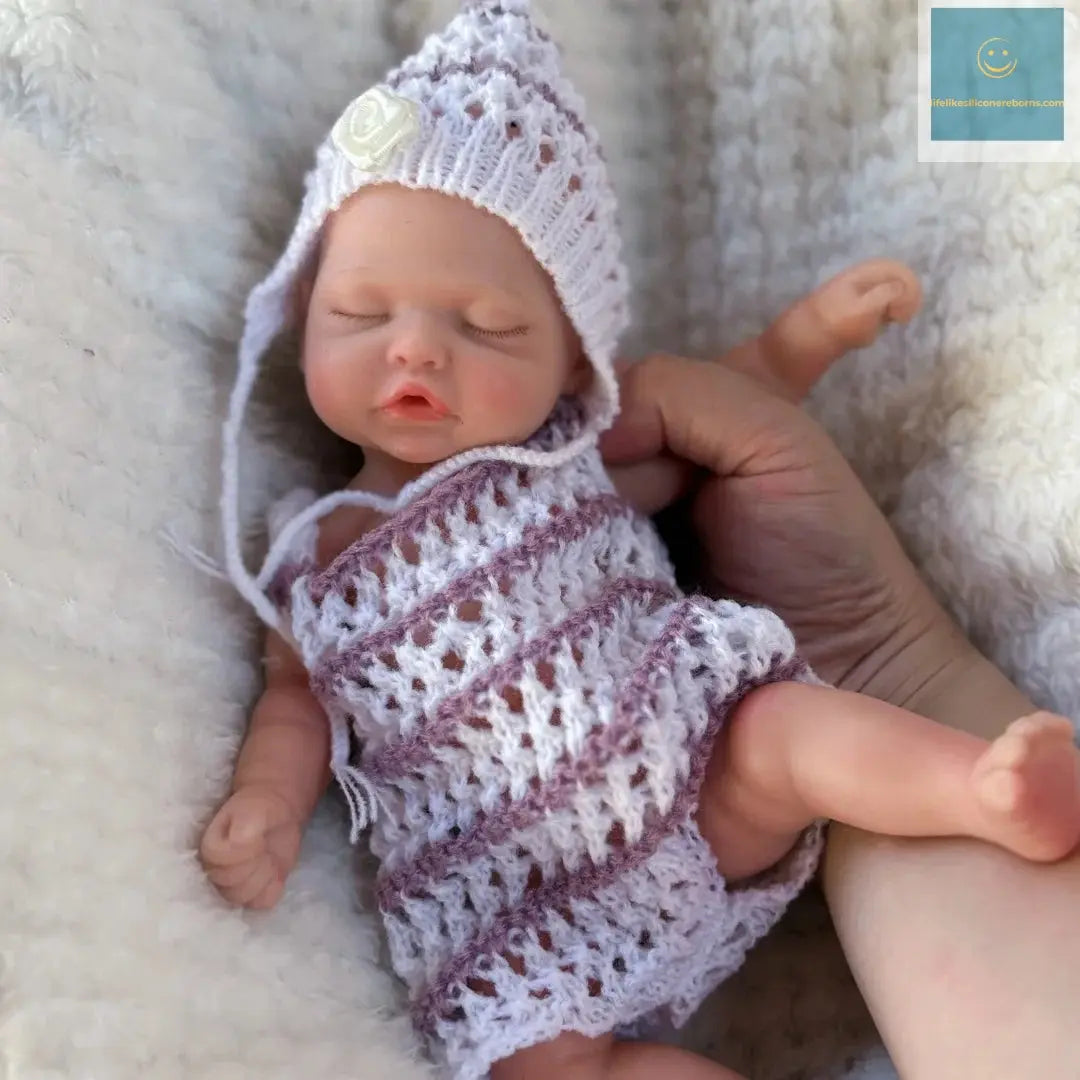 26cm Close Eyes  Washable Full Body muñeca de silicona Girl Doll With Rooted Eyelashes 3D Painted Skin Soft Touch Reborn Doll lifelikesiliconereborns.com