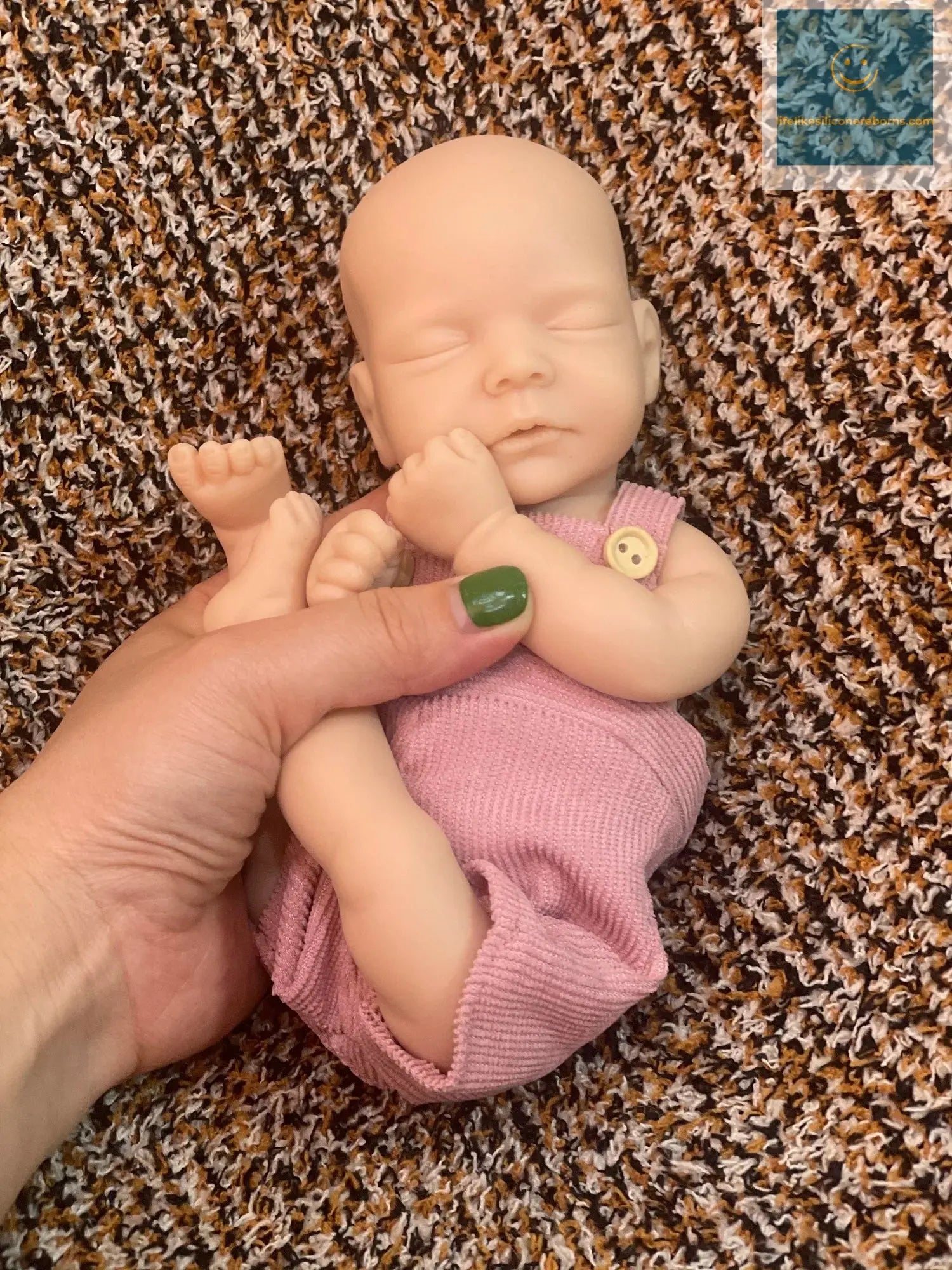 26cm Unpainted Close Eyes Full Body Solid Silicone Reborn Baby Girl Handmade Lifelike Real Bebe Reborn Corpo De Silicone Doll lifelikesiliconereborns.com