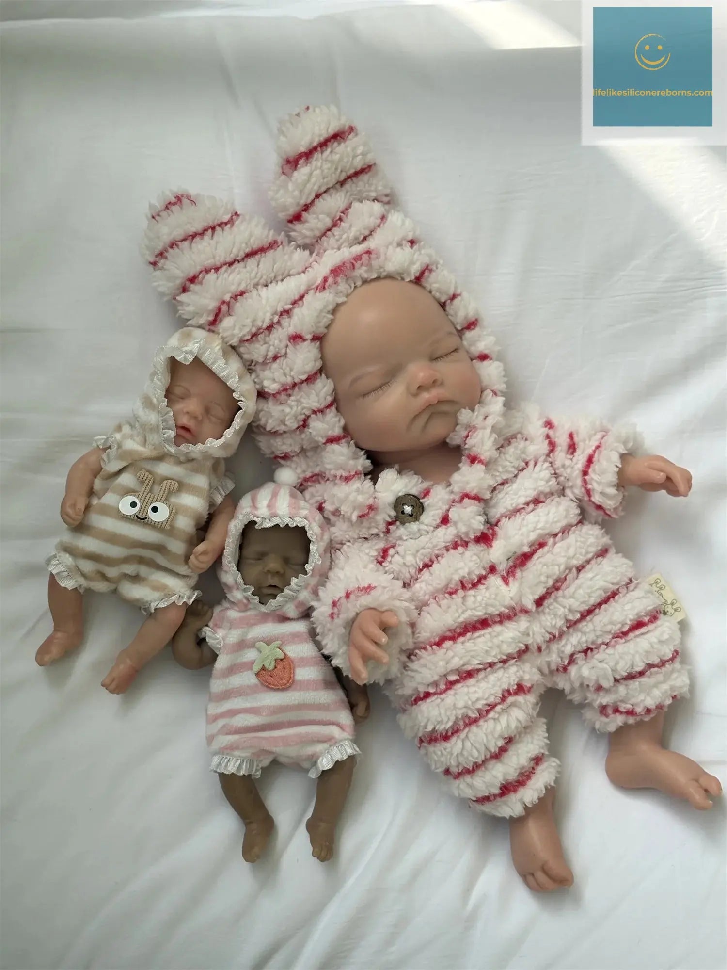 2Styles/26cm Waterproof Whole Body Silicone Bebe Reborn Girl With 3D Painted Skin Soft Touch Handmade Lifelike Newborn Girl Doll lifelikesiliconereborns.com