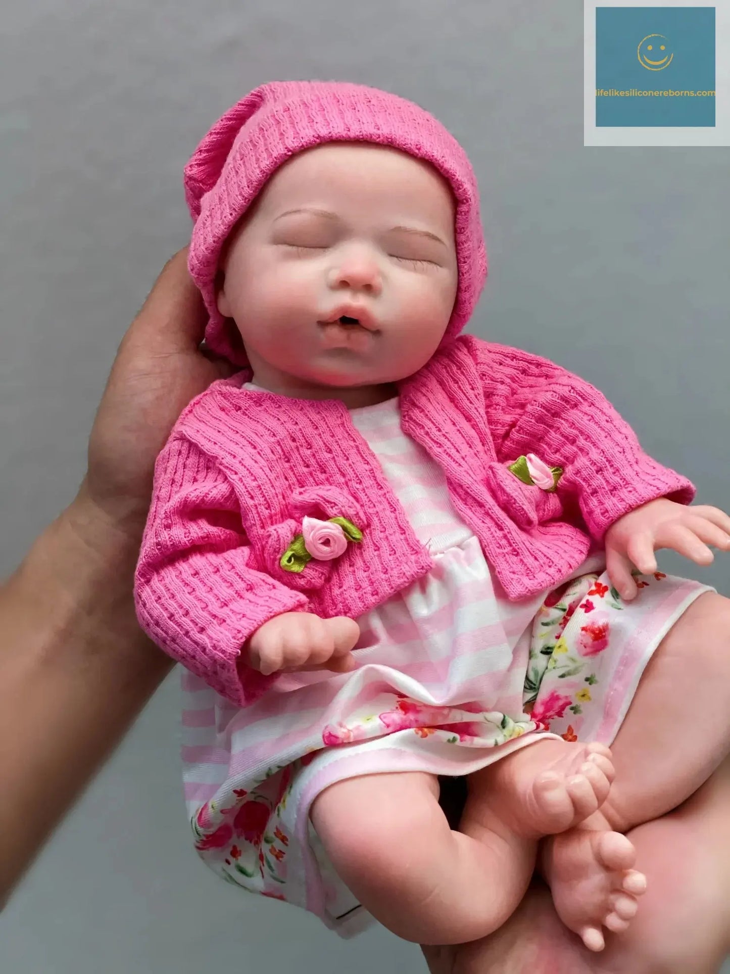 35cm Soft Touch Feeling Solid Silicone Bebe Reborn Girl Can Drink and Pee Reborn Baby Girl Handmade Lifelike Muñeca Reborn Doll lifelikesiliconereborns.com