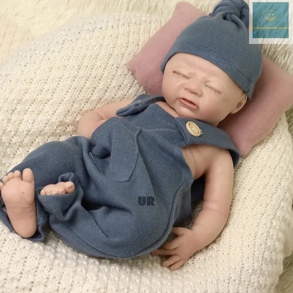 45 cm 100% Platinum Solid Silicone Reborn Baby Boy Soft Touch Handmade Washable Newborn Doll For Children Birthday Gifts lifelikesiliconereborns.com